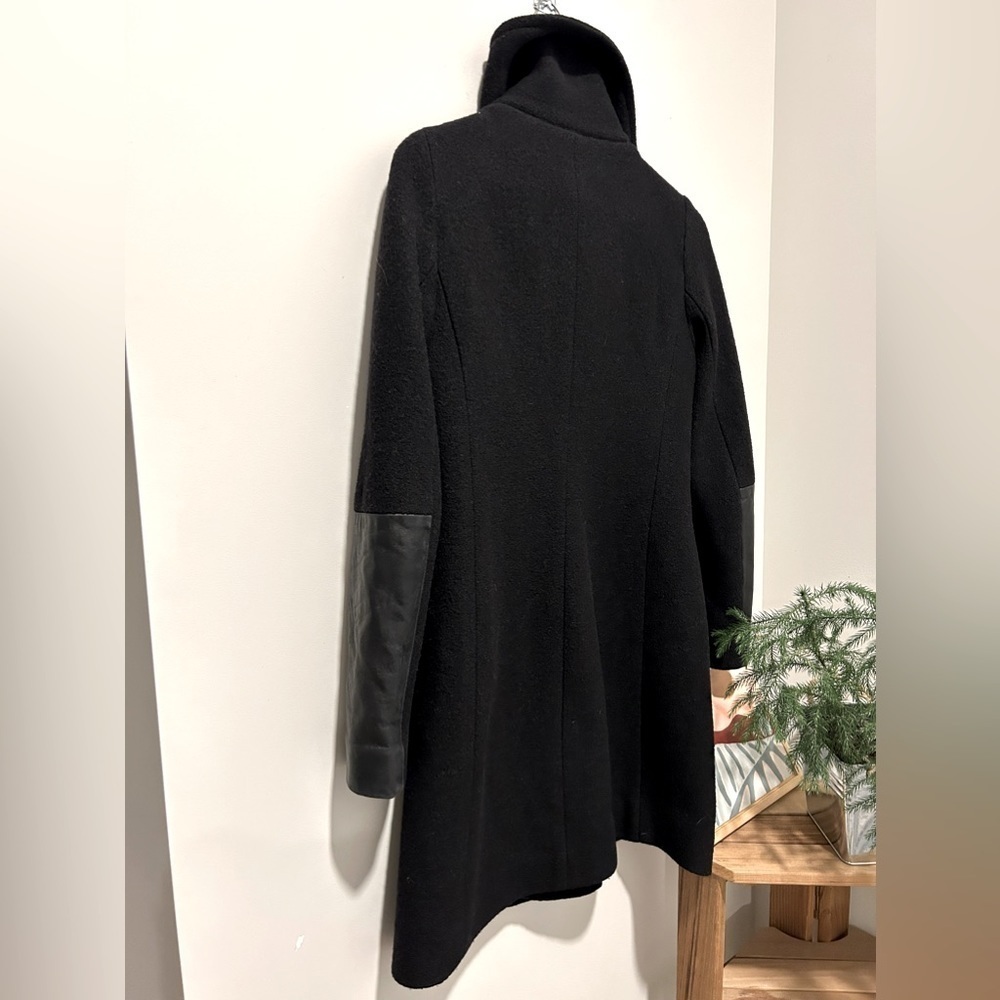 Club Monaco Wayland Coat ~ Black Wool with leather sleeve detailing - Picture 11 of 11